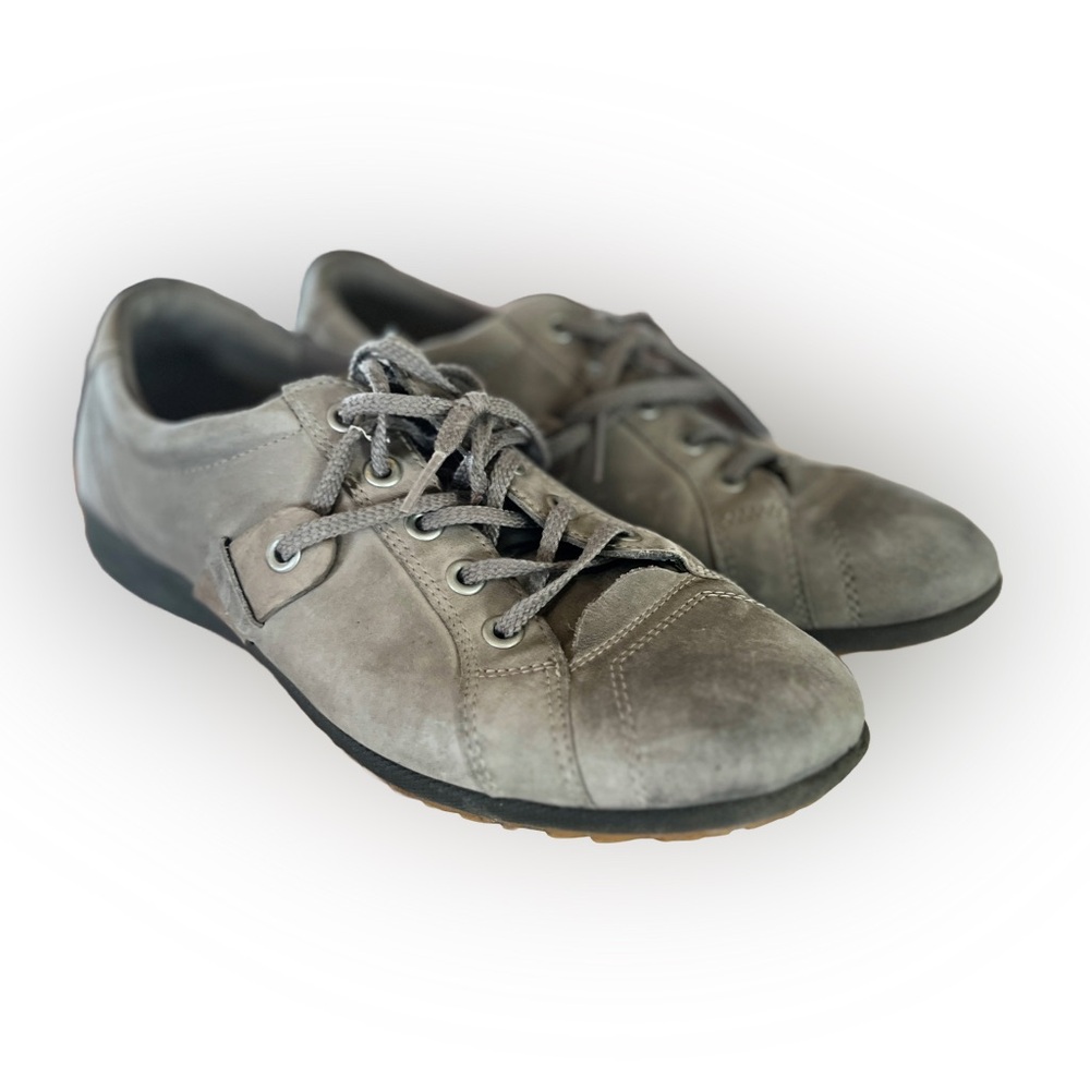 ECCO Women’s Spikeless Golf Shoes – Biom Hybrid Style, Size EU 39 / US 8.5